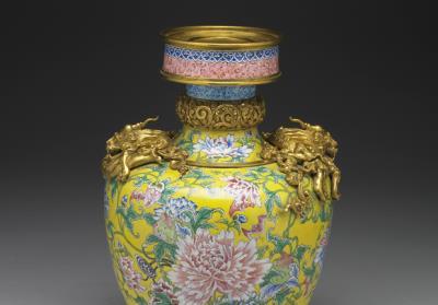 图片[2]-Painted enamel vase with dragons and peony decoration, Yongzheng reign (1723-1735), Qing dynasty.-China Archive